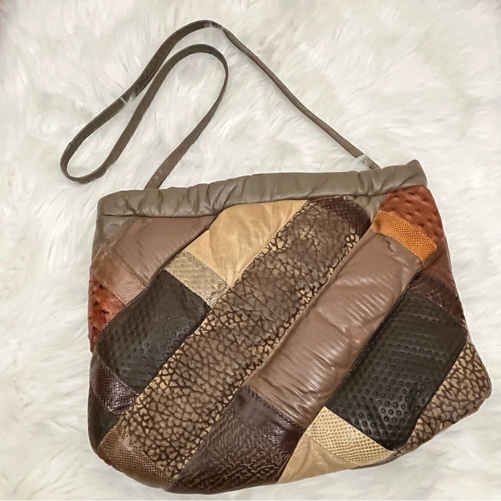 Opulent Containers Vintage 90’s/Y2K Patchwork Leather Embossed Purse